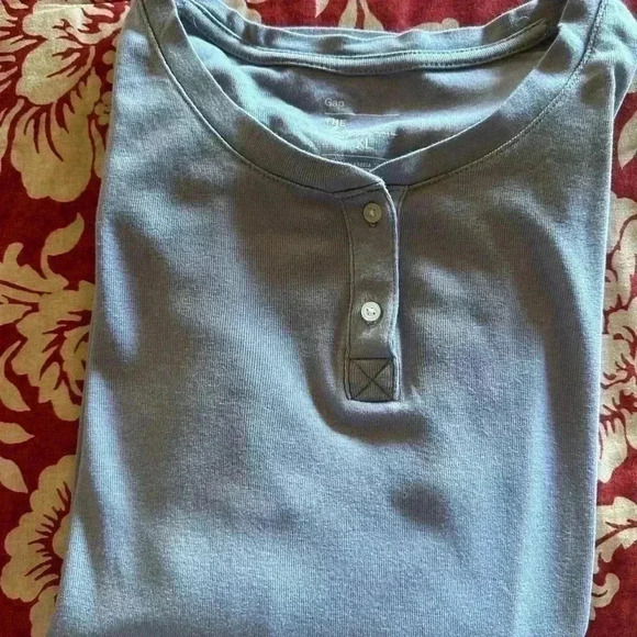 Gap xl pearl grey super soft Bowery Henley shirt. NWOT. Two button Henley - Picture 5 of 9